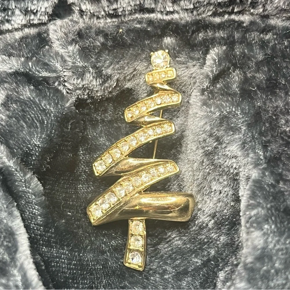 Monet vintage zig zag Gold Tone Christmas Tree Brooch with Rhinestones